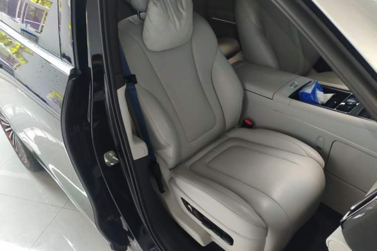Used Hima AITO M9 2024 All-Electric Ultra Version 100 kWh 5-Seater Model Right Front Seat