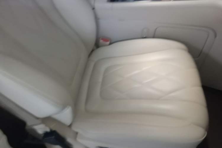 Used Hima AITO M9 2024 Range-Extended Ultra Version 42 kWh 6-Seater Model Right Front Seat
