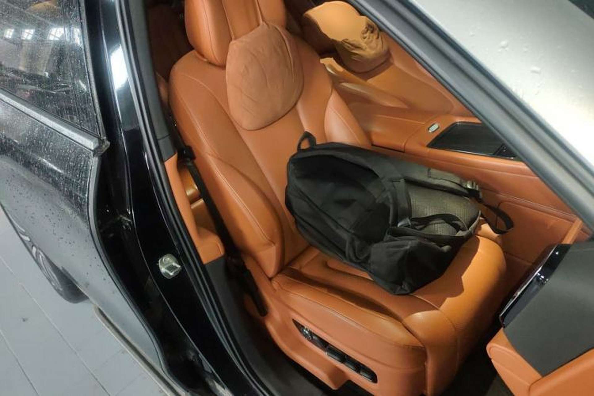 Used Hima AITO M9 2024 Range-Extended Ultra Version 42 kWh 6-Seater Model Right Front Seat