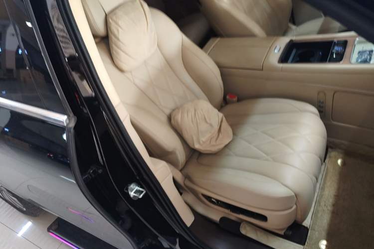 Used Hima AITO M9 2024 Range-Extended Max Edition 52 kWh 6-Seater Version Right Front Seat