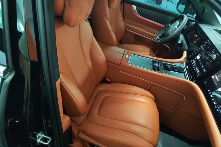 Used Hima AITO M9 2024 Range-Extended Ultra Version 42 kWh 6-Seater Model Right Front Seat