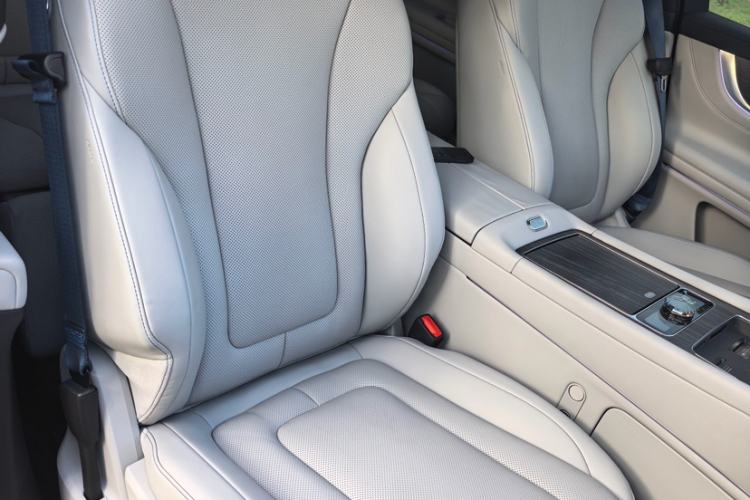 Used Hima AITO M9 2024 Range-Extended Ultra Version 52 kWh 6-Seater Model Right Front Seat