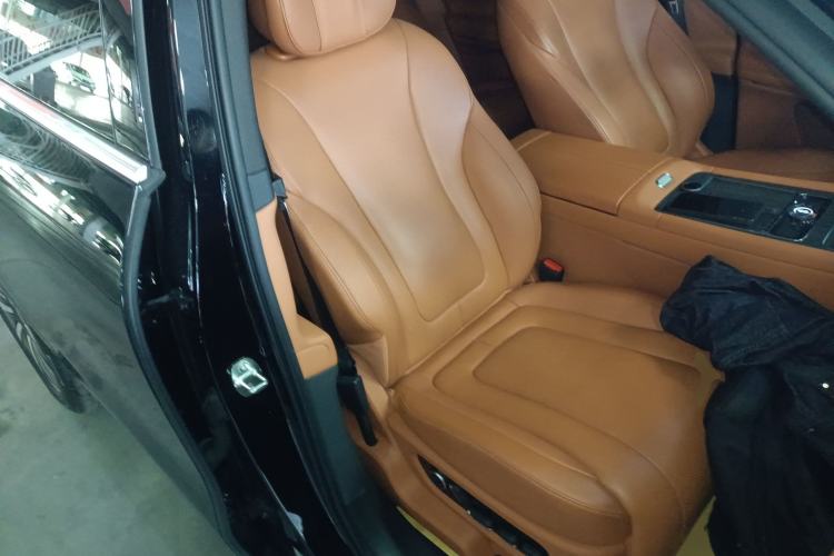 Used Hima AITO M9 2024 Range-Extended Max Edition 52 kWh 6-Seater Version Right Front Seat