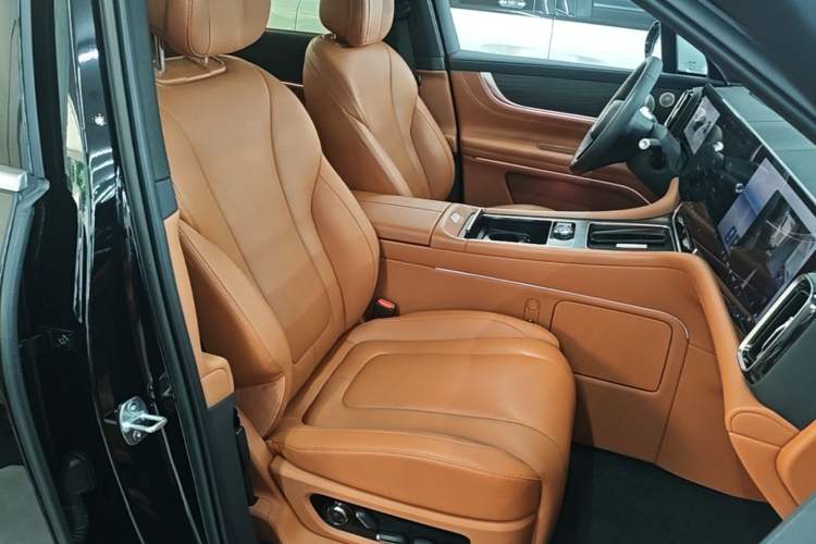 Used Hima AITO M9 2024 Range-Extended Max Edition 42 kWh 6-Seater Version Right Front Seat