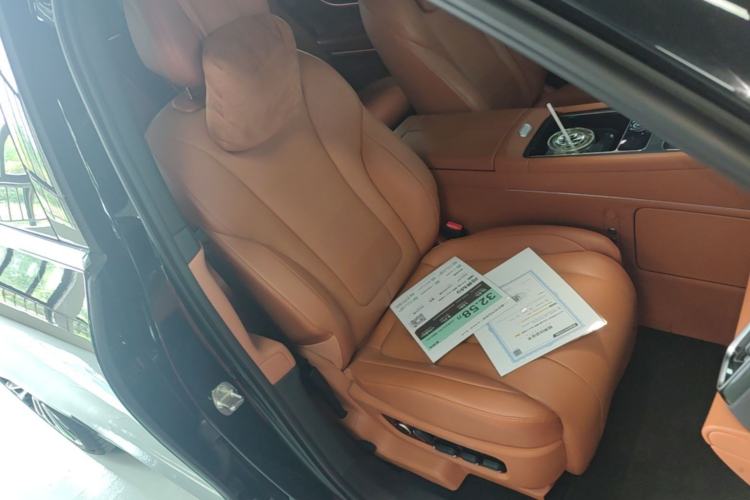 Used Hima AITO M9 2024 Range-Extended Max Edition 42 kWh 6-Seater Version Right Front Seat