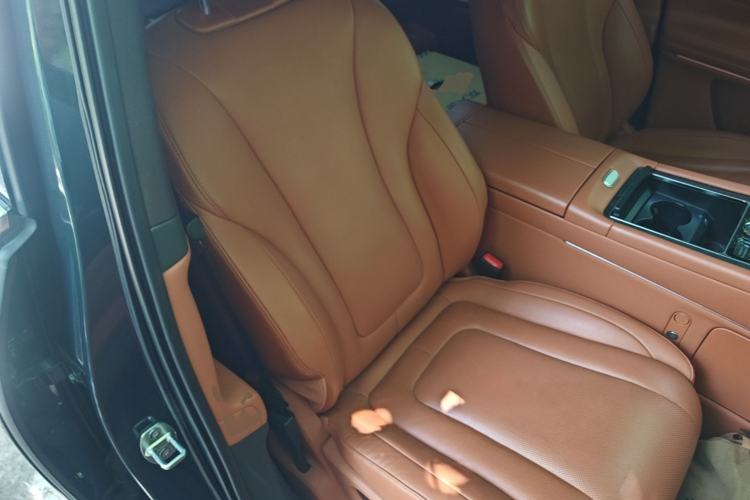 Used Hima AITO M9 2024 Range-Extended Ultra Version 42 kWh 6-Seater Model Right Front Seat