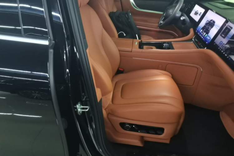 Used Hima AITO M9 2024 Range-Extended Ultra Version 42 kWh 6-Seater Model Right Front Seat