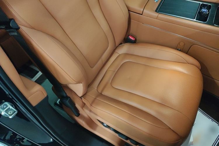 Used Hima AITO M9 2024 Range-Extended Ultra Version 52 kWh 6-Seater Model Right Front Seat