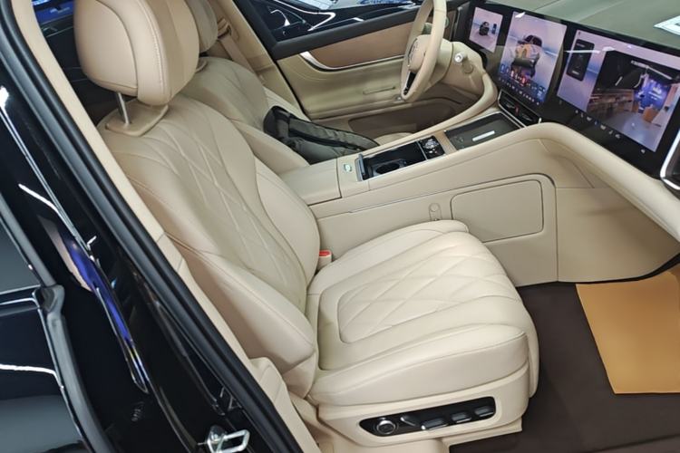 Used Hima AITO M9 2024 Range-Extended Ultra Version 52 kWh 6-Seater Model Right Front Seat