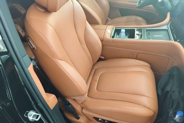 Used Hima AITO M9 2024 All-Electric Ultra Version 100 kWh 6-Seater Model Right Front Seat