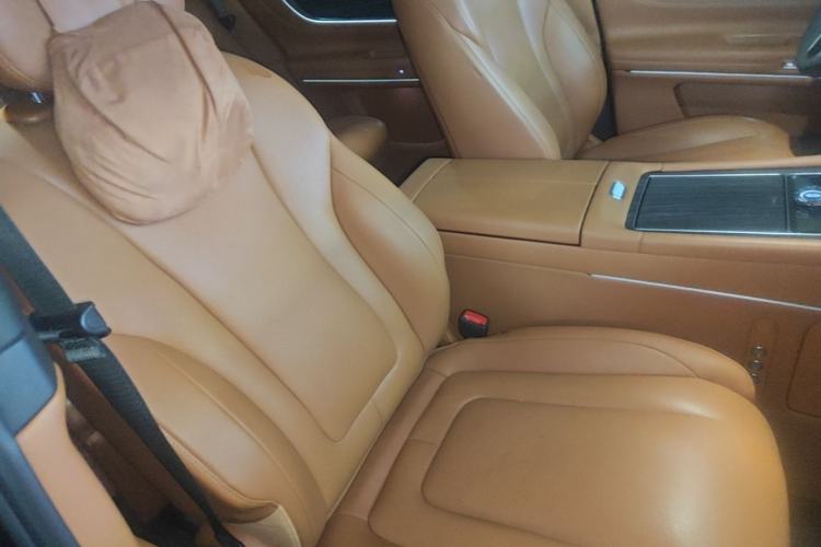 Used Hima AITO M9 2024 Range-Extended Max Edition 52 kWh 6-Seater Version Right Front Seat