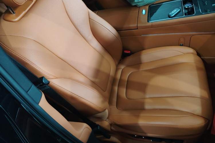 Used Hima AITO M9 2024 Range-Extended Max Edition 52 kWh 6-Seater Version Right Front Seat
