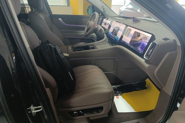 Used Hima AITO M9 2024 Range-Extended Ultra Version 52 kWh 6-Seater Model Right Front Seat