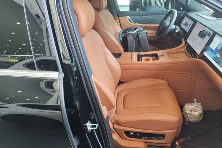 Used Hima AITO M9 2024 Range-Extended Ultra Version 42 kWh 6-Seater Model Right Front Seat