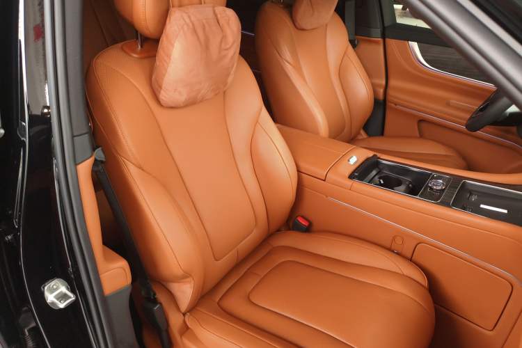 Used Hima AITO M9 2024 Range-Extended Max Edition 52 kWh 5-Seater Version Right Front Seat