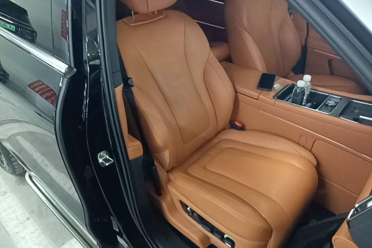 Used Hima AITO M9 2024 Range-Extended Ultra Version 42 kWh 6-Seater Model Right Front Seat