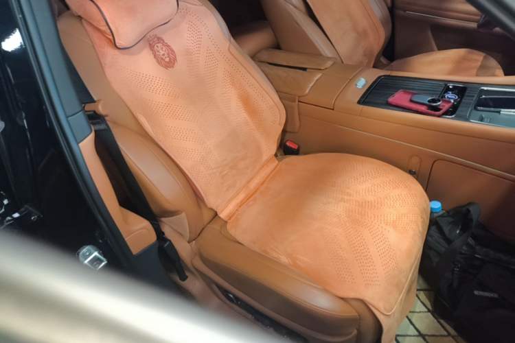 Used Hima AITO M9 2024 Range-Extended Max Edition 42 kWh 6-Seater Version Right Front Seat