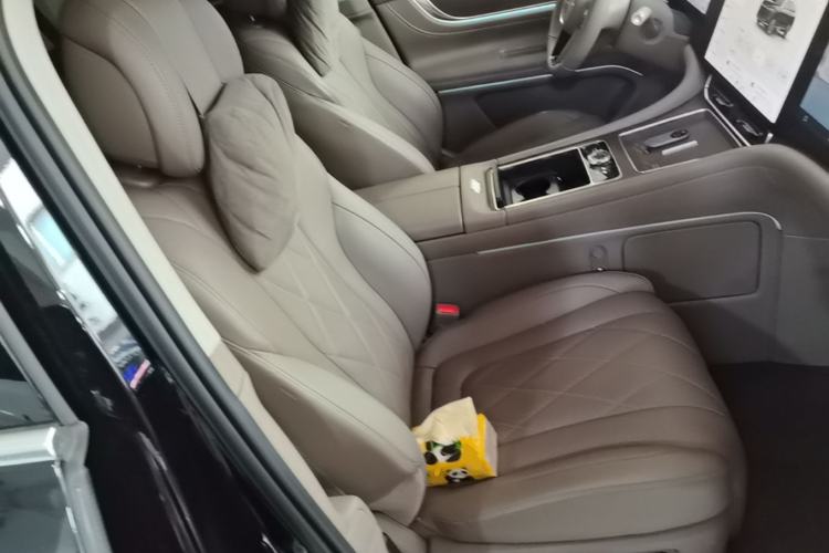 Used Hima AITO M9 2024 Range-Extended Ultra Version 52 kWh 5-Seater Model Right Front Seat