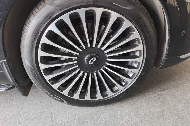 Used Hima AITO M9 2024 Range-Extended Ultra Version 42 kWh 6-Seater Model Right Front Wheel Hub