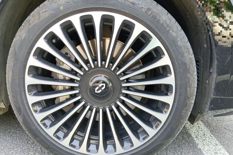 Used Hima AITO M9 2024 Range-Extended Ultra Version 52 kWh 5-Seater Model Right Front Wheel Hub