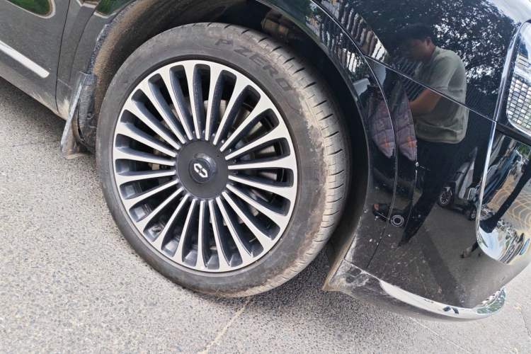 Used Hima AITO M9 2024 All-Electric Max Version 100 kWh 6-Seater Right Front Wheel Hub