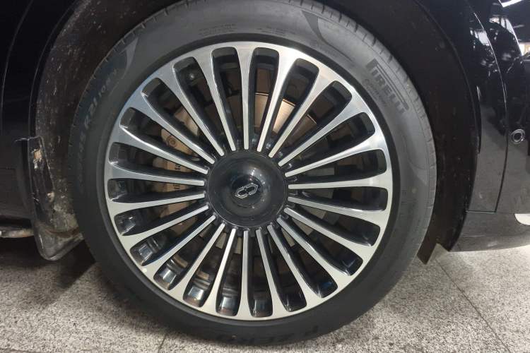 Used Hima AITO M9 2024 Range-Extended Max Edition 42 kWh 6-Seater Version Right Front Wheel Hub