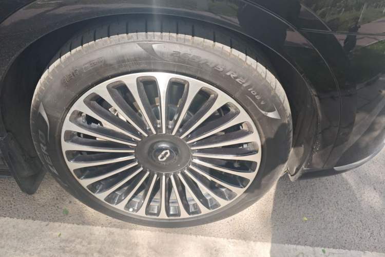 Used Hima AITO M9 2024 Range-Extended Ultra Version 52 kWh 6-Seater Model Right Front Wheel Hub