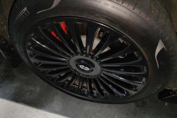 Used Hima AITO M9 2024 Range-Extended Max Edition 42 kWh 5-Seater Version Right Front Wheel Hub