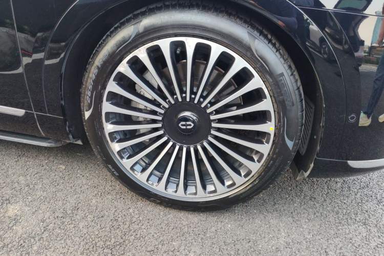 Used Hima AITO M9 2024 Range-Extended Ultra Version 52 kWh 5-Seater Model Right Front Wheel Hub