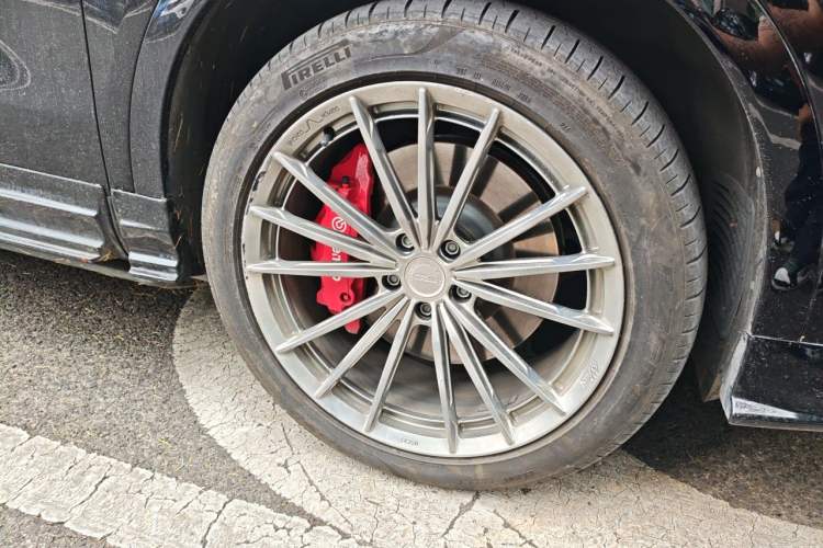 Used Hima AITO M9 2024 Range-Extended Ultra Version 52 kWh 6-Seater Model Right Front Wheel Hub