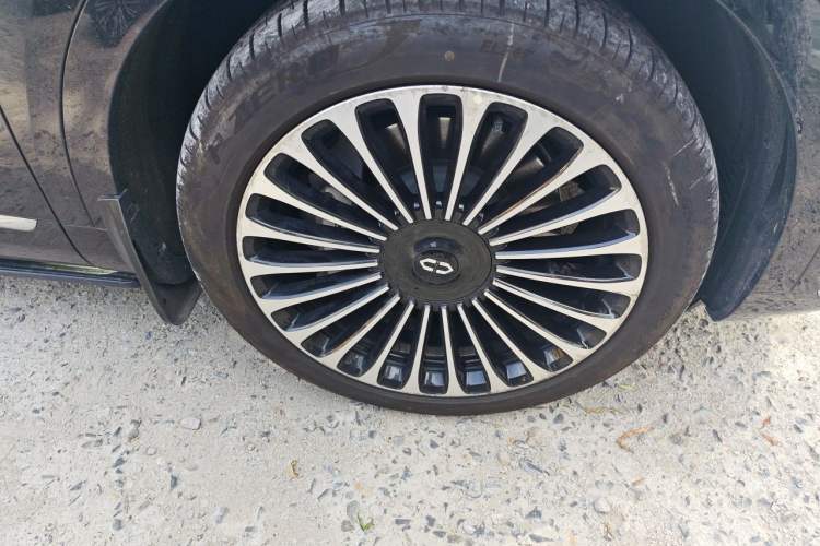 Used Hima AITO M9 2024 Range-Extended Ultra Version 42 kWh 6-Seater Model Right Front Wheel Hub