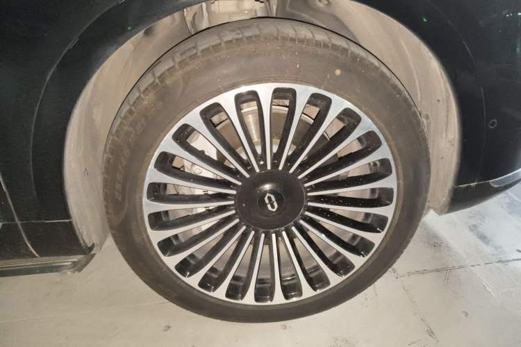 Used Hima AITO M9 2024 Range-Extended Ultra Version 52 kWh 5-Seater Model Right Front Wheel Hub