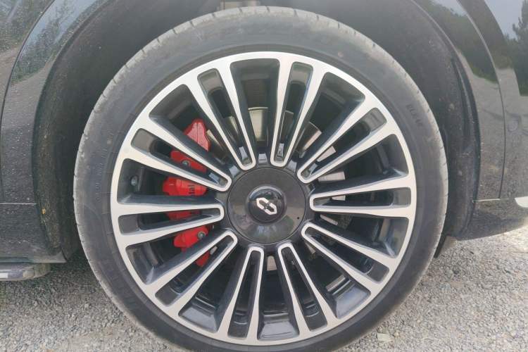 Used Hima AITO M9 2024 Range-Extended Ultra Version 42 kWh 6-Seater Model Right Front Wheel Hub