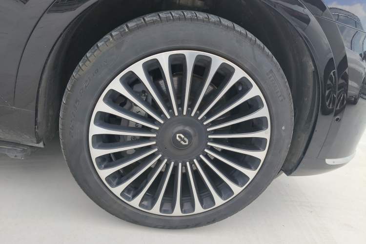 Used Hima AITO M9 2024 Range-Extended Ultra Version 52 kWh 5-Seater Model Right Front Wheel Hub