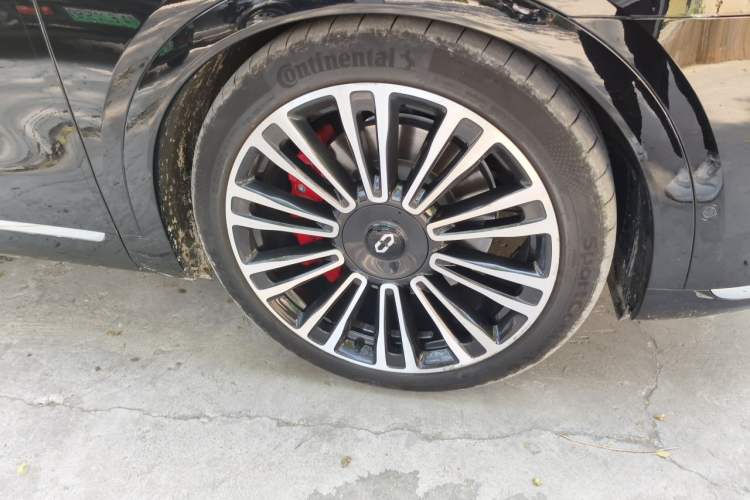 Used Hima AITO M9 2024 Range-Extended Ultra Version 42 kWh 6-Seater Model Right Front Wheel Hub