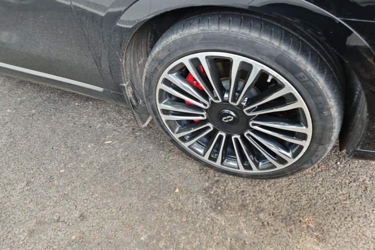 Used Hima AITO M9 2024 Range-Extended Ultra Version 42 kWh 6-Seater Model Right Front Wheel Hub
