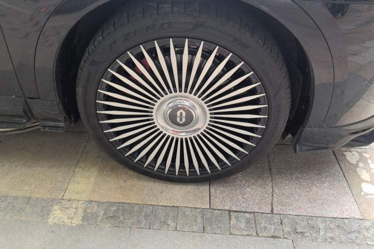 Used Hima AITO M9 2024 Range-Extended Max Edition 52 kWh 6-Seater Version Right Front Wheel Hub
