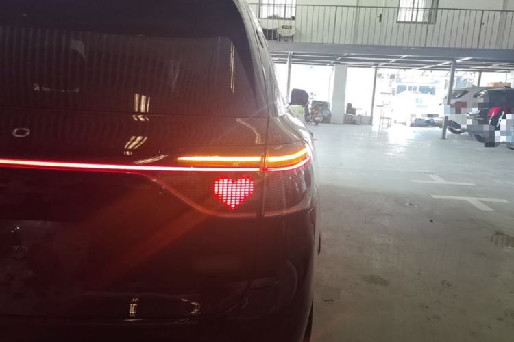Used Hima AITO M9 2024 Range-Extended Ultra Version 42 kWh 6-Seater Model Right Rear Taillight