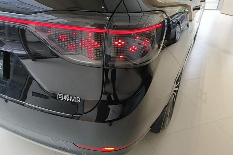Used Hima AITO M9 2024 Range-Extended Ultra Version 42 kWh 6-Seater Model Right Rear Taillight