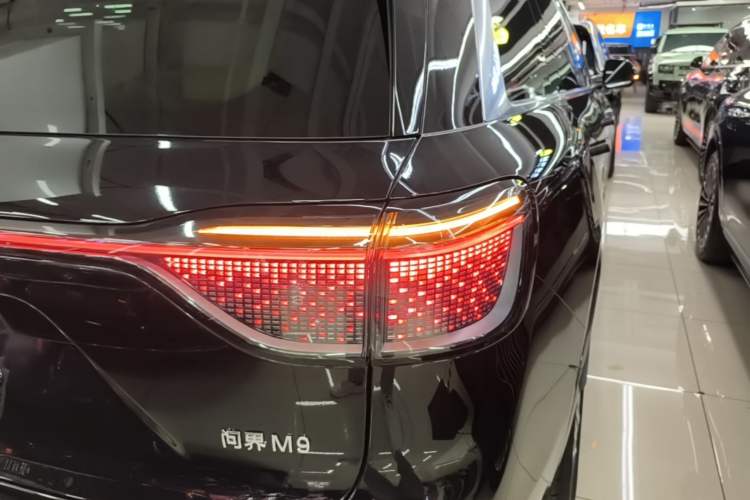 Used Hima AITO M9 2024 Range-Extended Ultra Version 42 kWh 6-Seater Model Right Rear Taillight