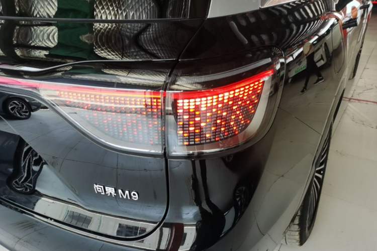 Used Hima AITO M9 2024 Range-Extended Ultra Version 42 kWh 6-Seater Model Right Rear Taillight