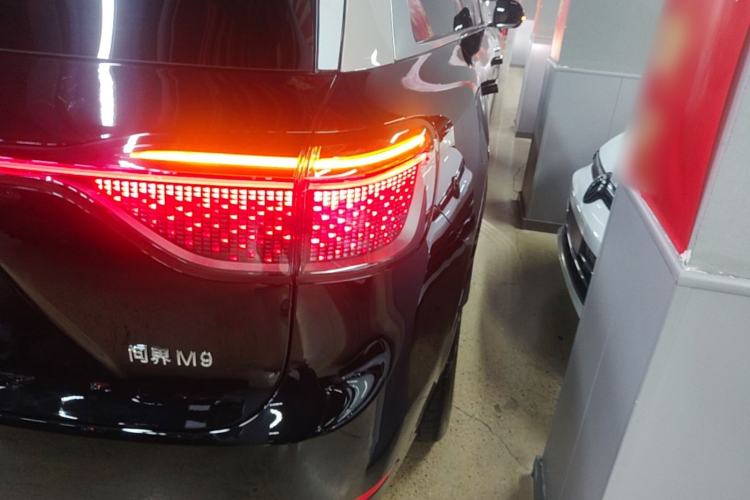 Used Hima AITO M9 2024 Range-Extended Ultra Version 42 kWh 6-Seater Model Right Rear Taillight