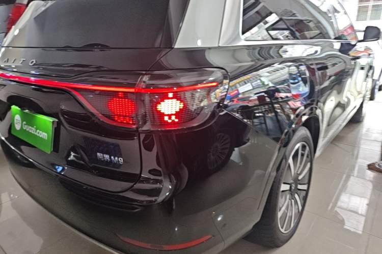 Used Hima AITO M9 2024 Range-Extended Ultra Version 42 kWh 6-Seater Model Right Rear Taillight