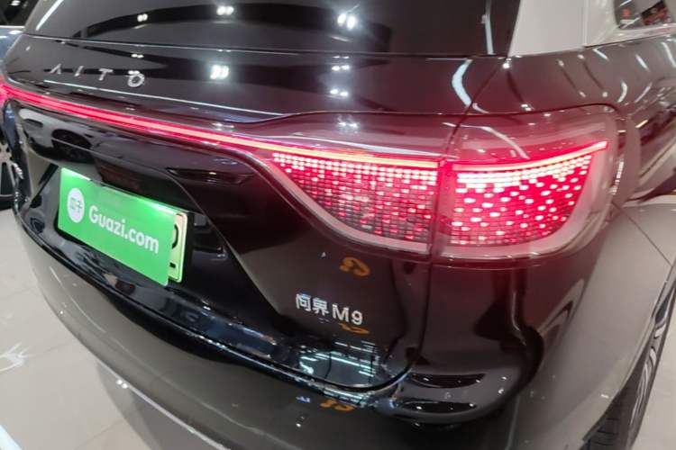 Used Hima AITO M9 2024 Range-Extended Ultra Version 42 kWh 6-Seater Model Right Rear Taillight