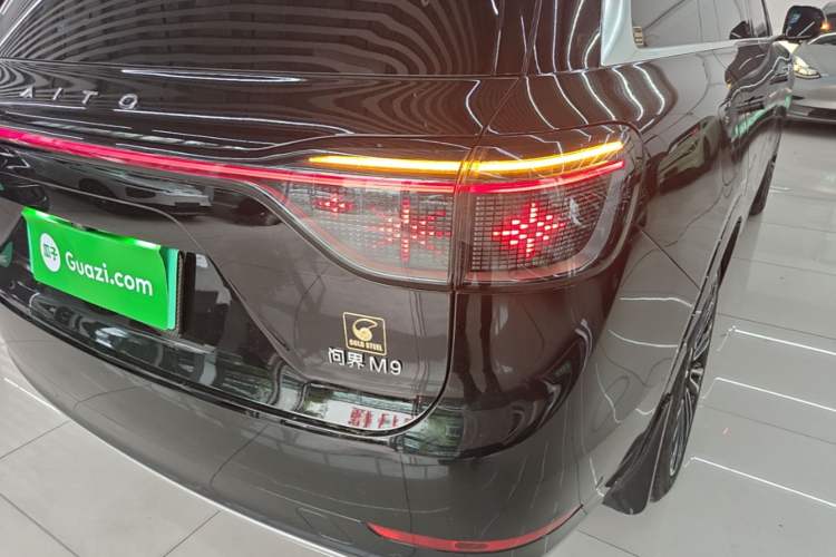 Used Hima AITO M9 2024 Range-Extended Ultra Version 42 kWh 6-Seater Model Right Rear Taillight