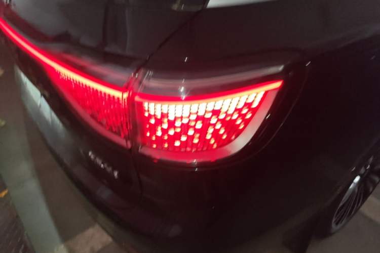 Used Hima AITO M9 2024 Range-Extended Ultra Version 52 kWh 6-Seater Model Right Rear Taillight