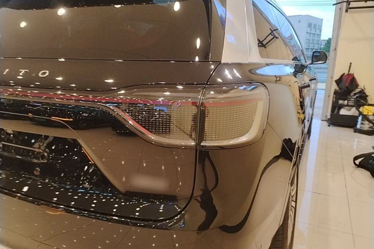 Used Hima AITO M9 2024 Range-Extended Ultra Version 42 kWh 6-Seater Model Right Rear Taillight