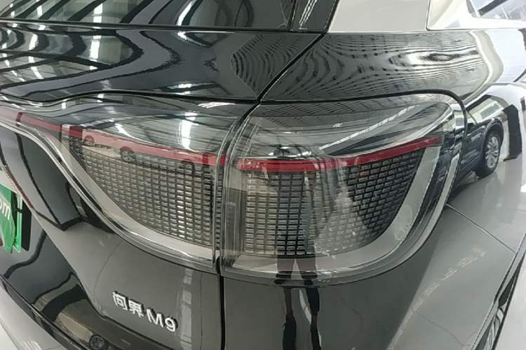 Used Hima AITO M9 2024 Range-Extended Ultra Version 42 kWh 6-Seater Model Right Rear Taillight