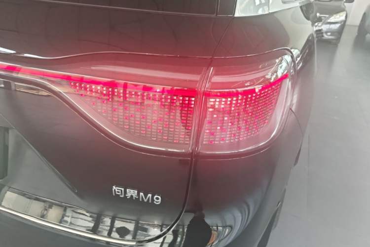 Used Hima AITO M9 2024 Range-Extended Ultra Version 42 kWh 6-Seater Model Right Rear Taillight