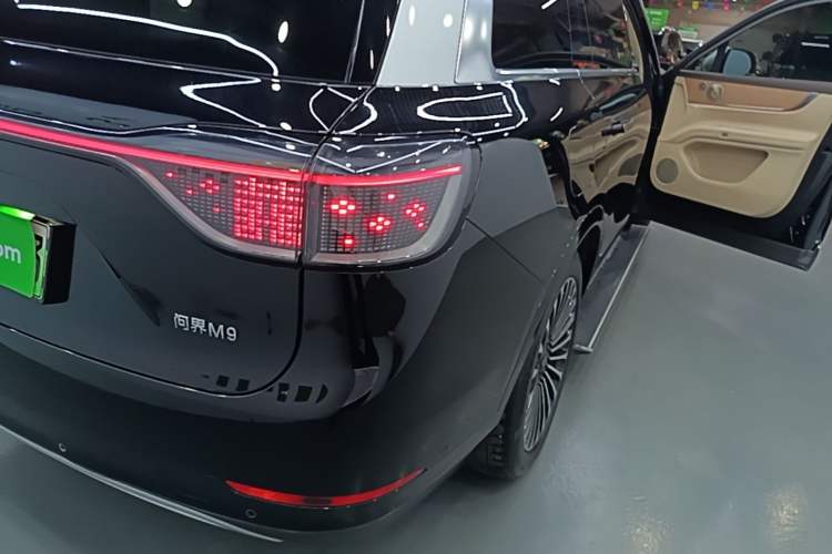 Used Hima AITO M9 2024 Range-Extended Ultra Version 42 kWh 6-Seater Model Right Rear Taillight